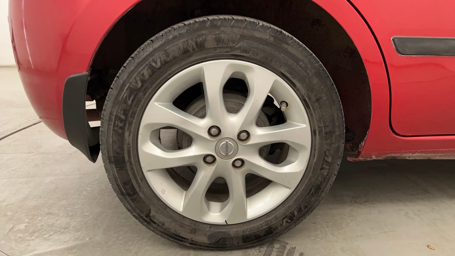 Used 2015 Nissan Micra XV CVT Petrol Automatic tyres RIGHT REAR TYRE RIM VIEW