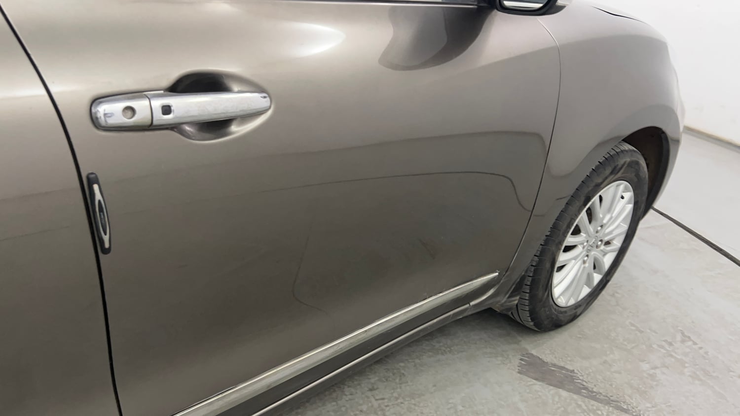 Used 2022 Maruti Suzuki Dzire ZXi CNG Cng Manual dents MINOR SCRATCH