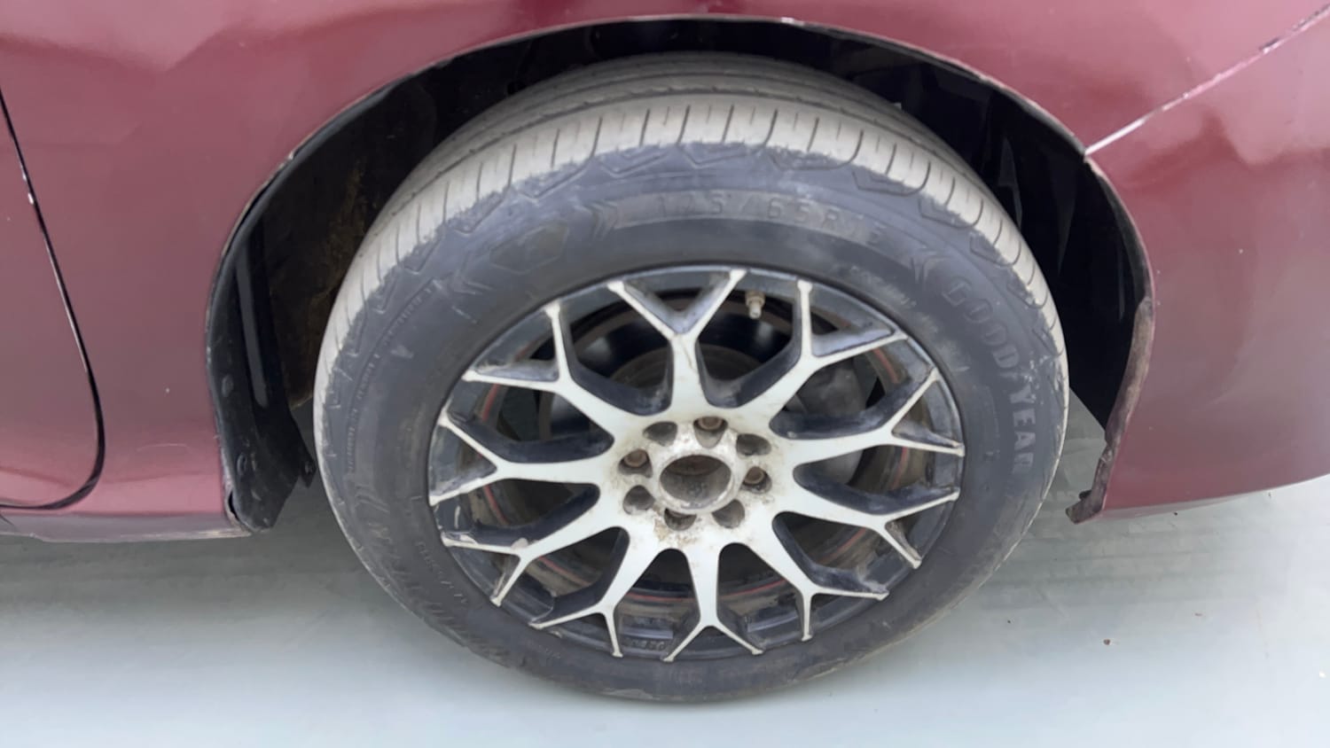 Used 2016 Honda City S Diesel Diesel Manual tyres RIGHT FRONT TYRE RIM VIEW