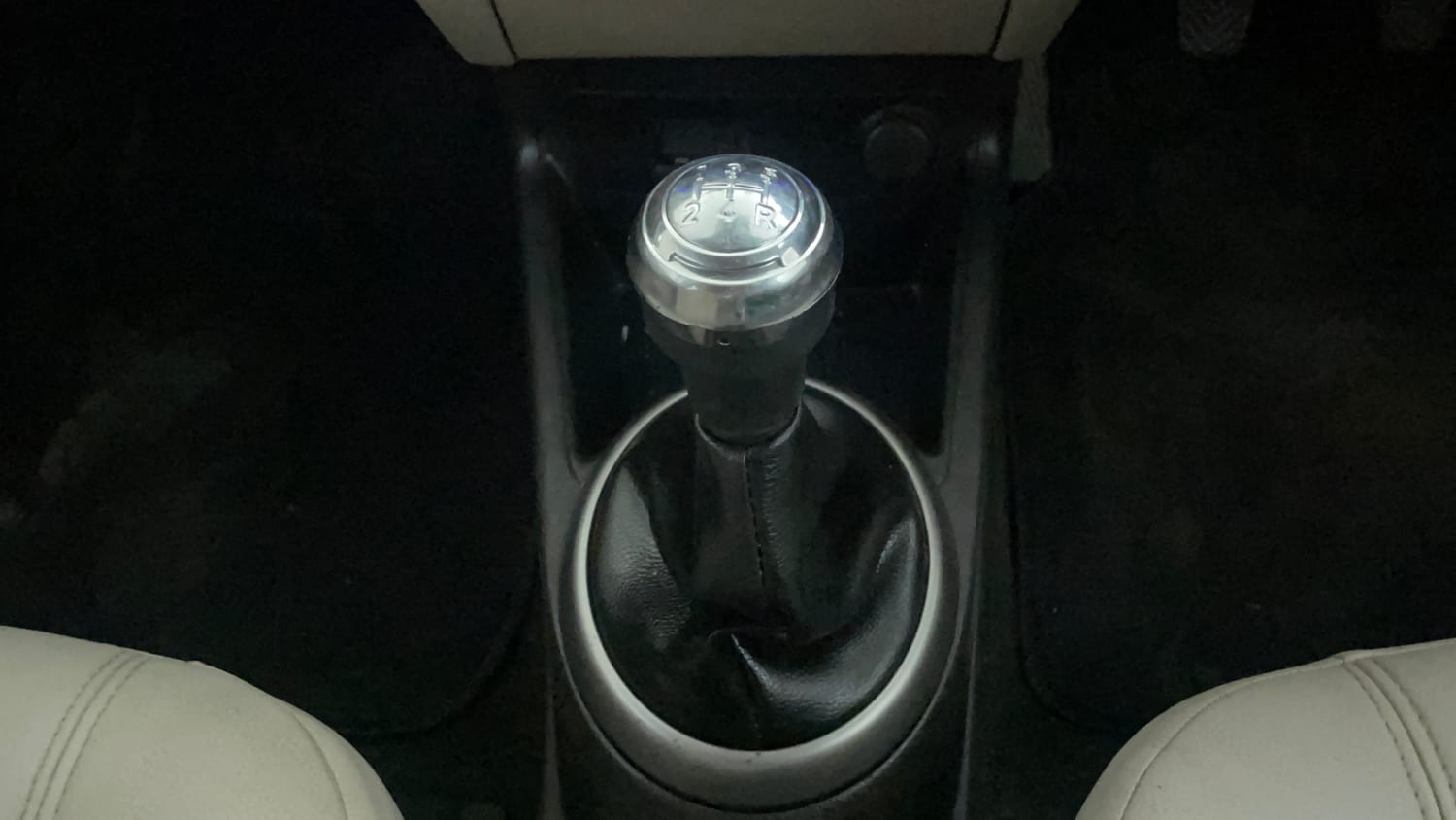 Used 2012 Hyundai i20 Sportz 1.2 Petrol Manual interior GEAR  KNOB VIEW