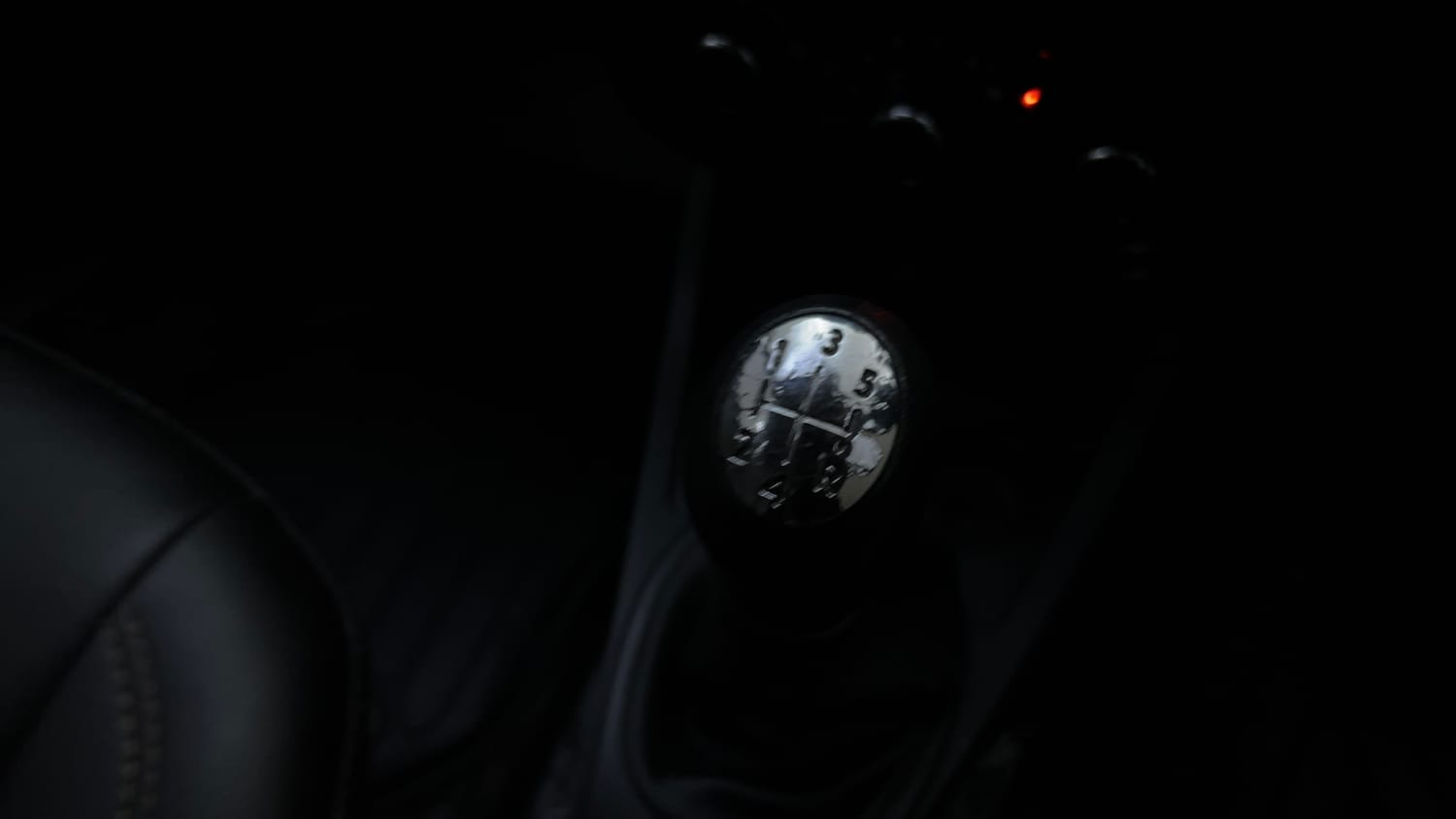 Used 2015 Renault Duster RxL Petrol Petrol Manual interior GEAR  KNOB VIEW
