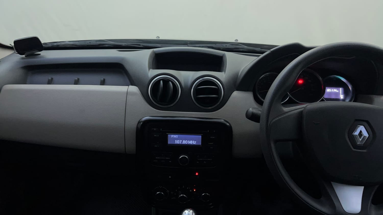 Used 2015 Renault Duster RxL Petrol Petrol Manual interior MUSIC SYSTEM & AC CONTROL VIEW