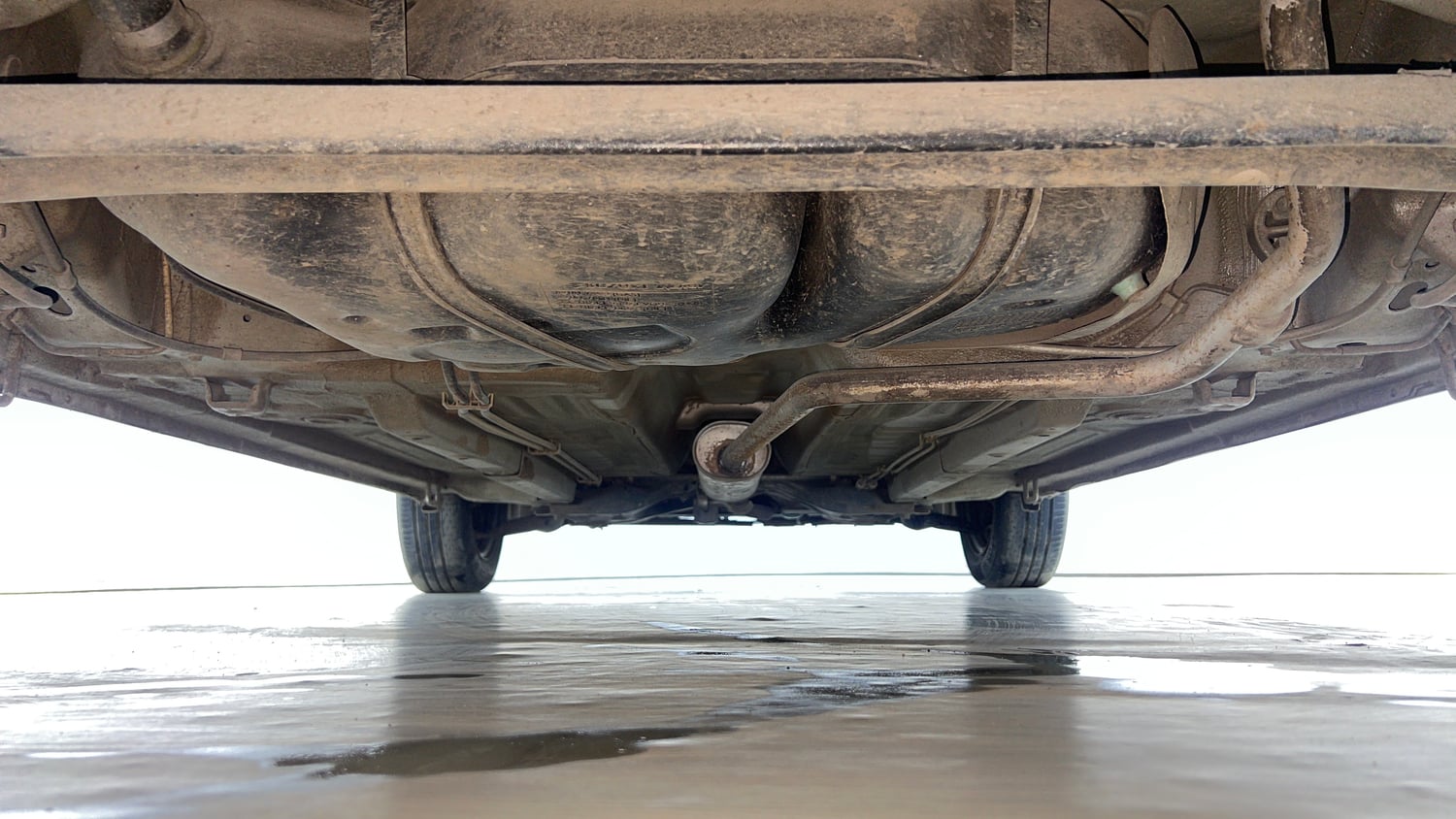 Used 2017 Maruti Suzuki Celerio ZXI (O) AMT Petrol Automatic extra REAR UNDERBODY VIEW (TAKEN FROM REAR)