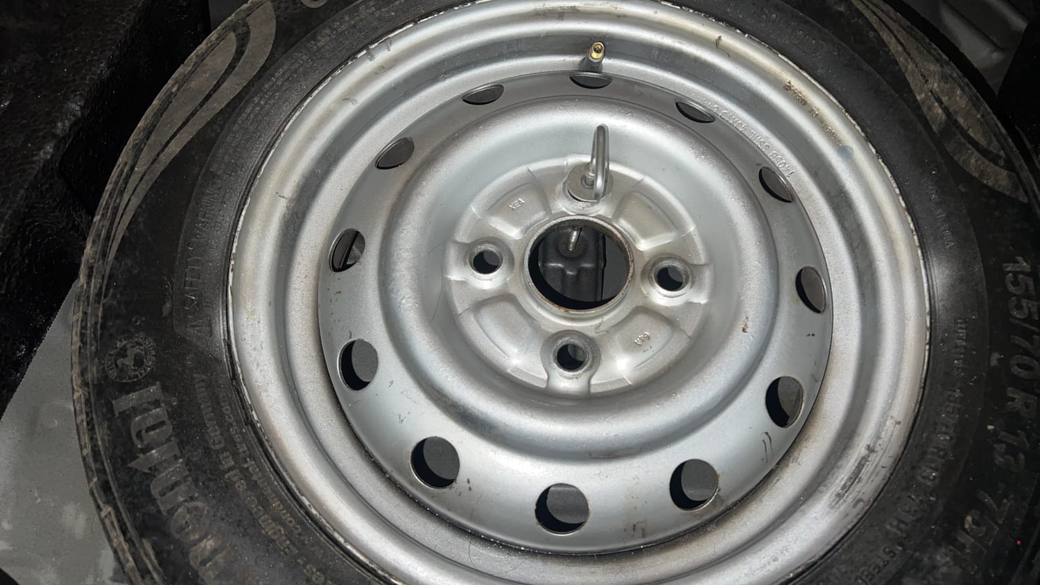 Used 2014 Maruti Suzuki Wagon R LXI Petrol Manual tyres SPARE TYRE VIEW