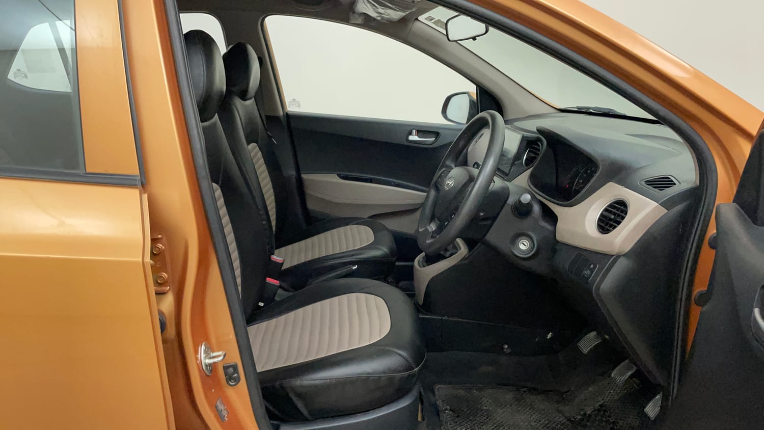 Used 2015 Hyundai Grand i10 Sportz 1.2 Kappa VTVT Petrol Manual interior RIGHT SIDE FRONT DOOR CABIN VIEW