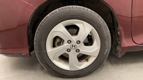 Used 2015 Honda City VX Petrol Manual tyres LEFT FRONT TYRE RIM VIEW