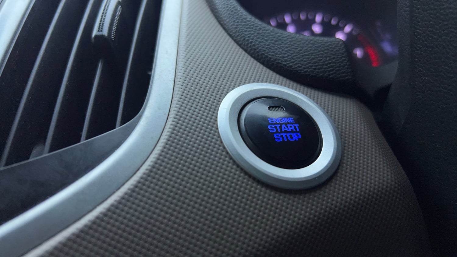 Used 2018 Hyundai Creta SX Plus 1.6 AT Petrol Petrol Automatic top_features Keyless start