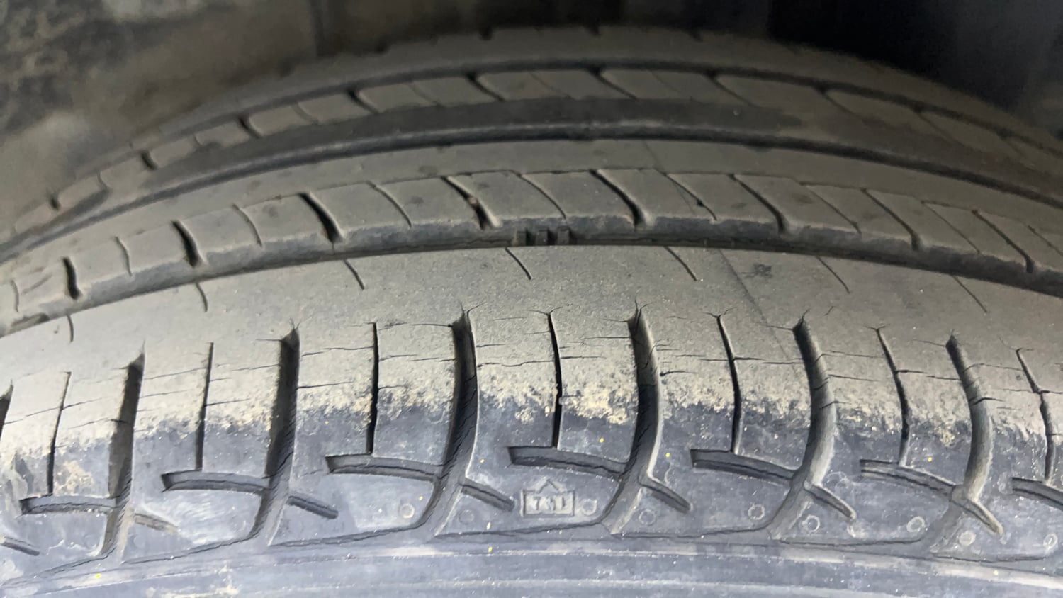 Used 2019 Hyundai Elite i20 Sportz Plus 1.2 Petrol Manual tyres LEFT REAR TYRE TREAD VIEW