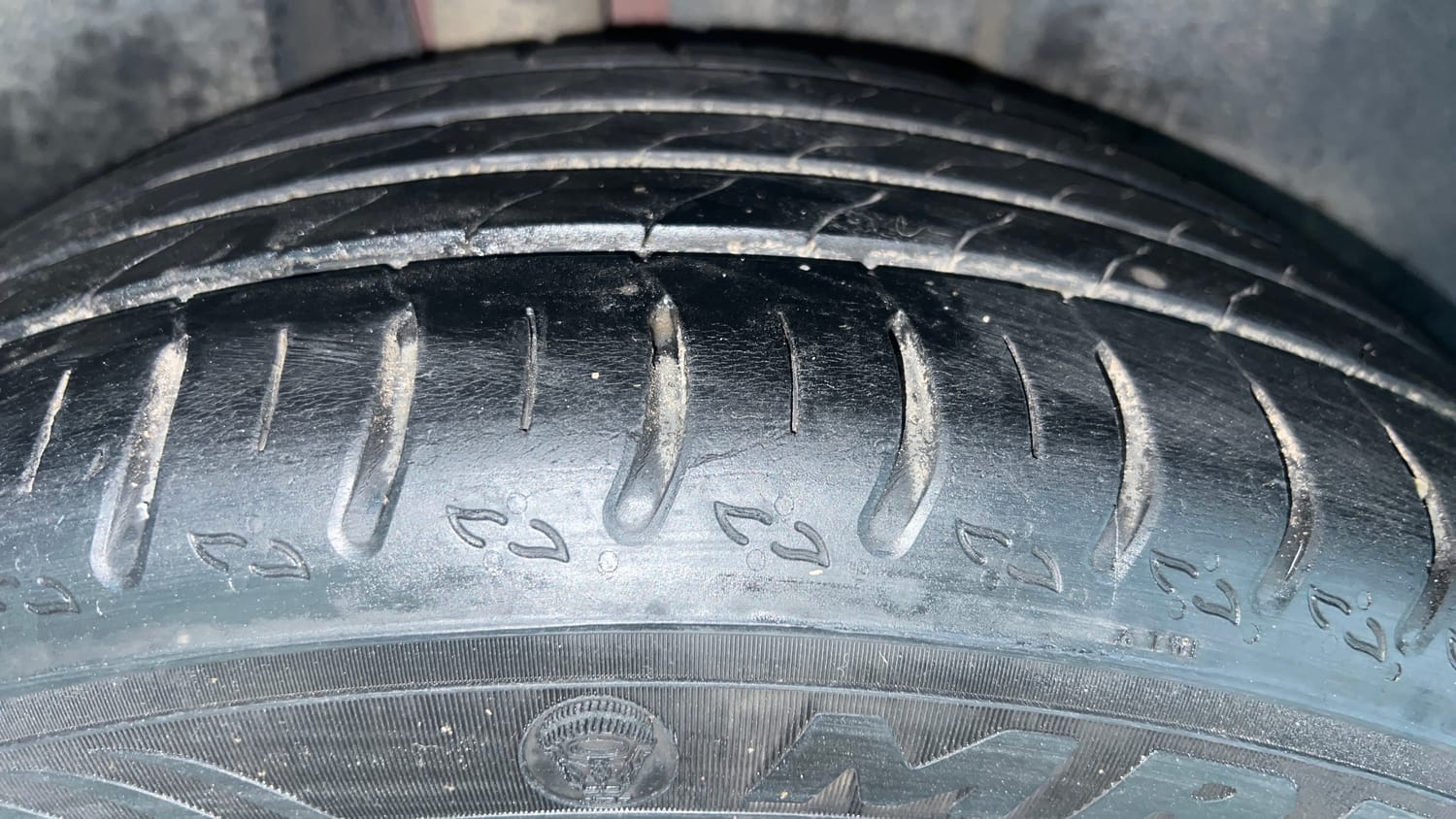 Used 2022 Skoda Kushaq Style 1.0L TSI AT Petrol Automatic tyres RIGHT REAR TYRE TREAD VIEW