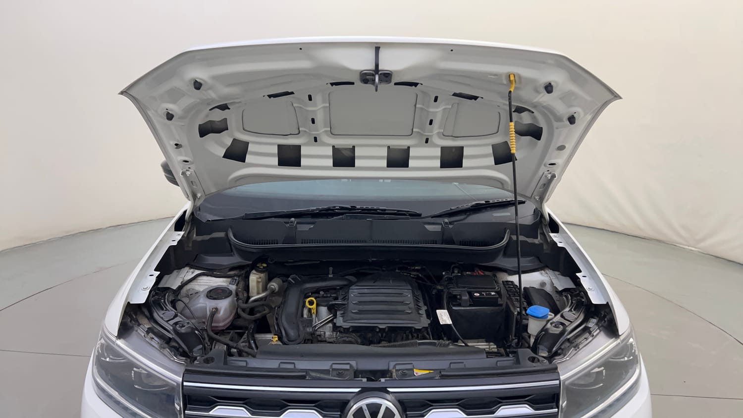 Used 2023 Volkswagen Taigun Topline 1.0 TSI AT Petrol Automatic engine ENGINE & BONNET OPEN FRONT VIEW