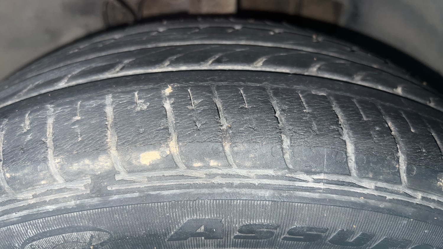 Used 2021 Tata Tigor XZA Plus Petrol Automatic tyres LEFT FRONT TYRE TREAD VIEW