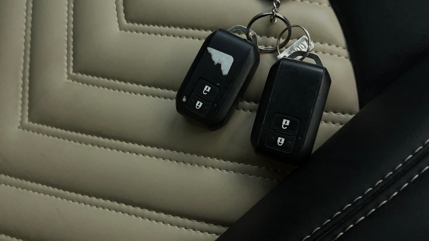 Used 2023 Toyota Glanza V AMT Petrol Automatic extra CAR KEY VIEW