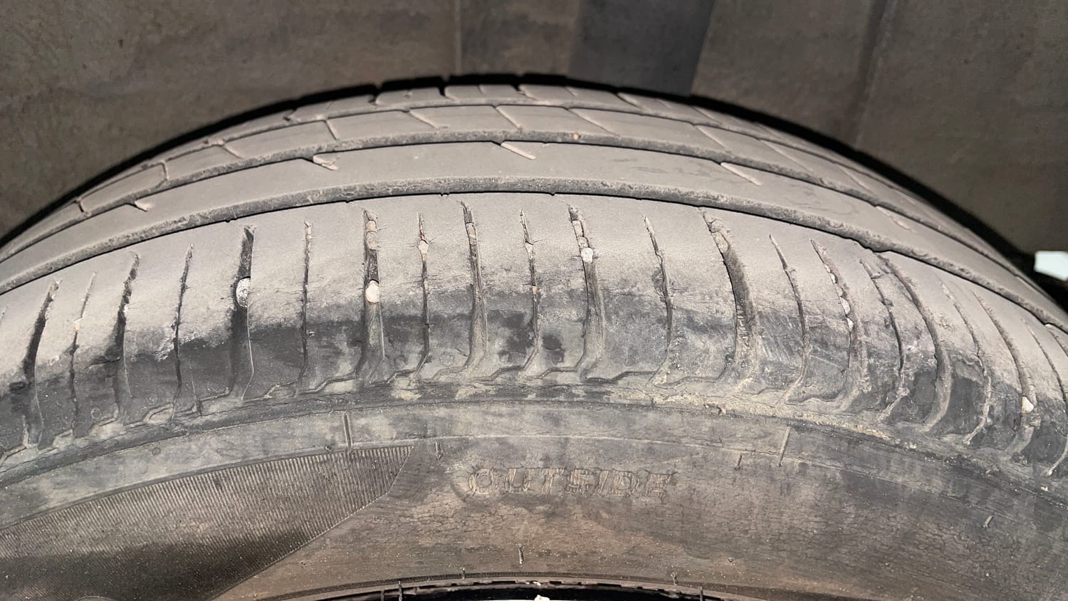 Used 2021 Renault Triber RXZ EASY-R AMT Petrol Automatic tyres LEFT REAR TYRE TREAD VIEW