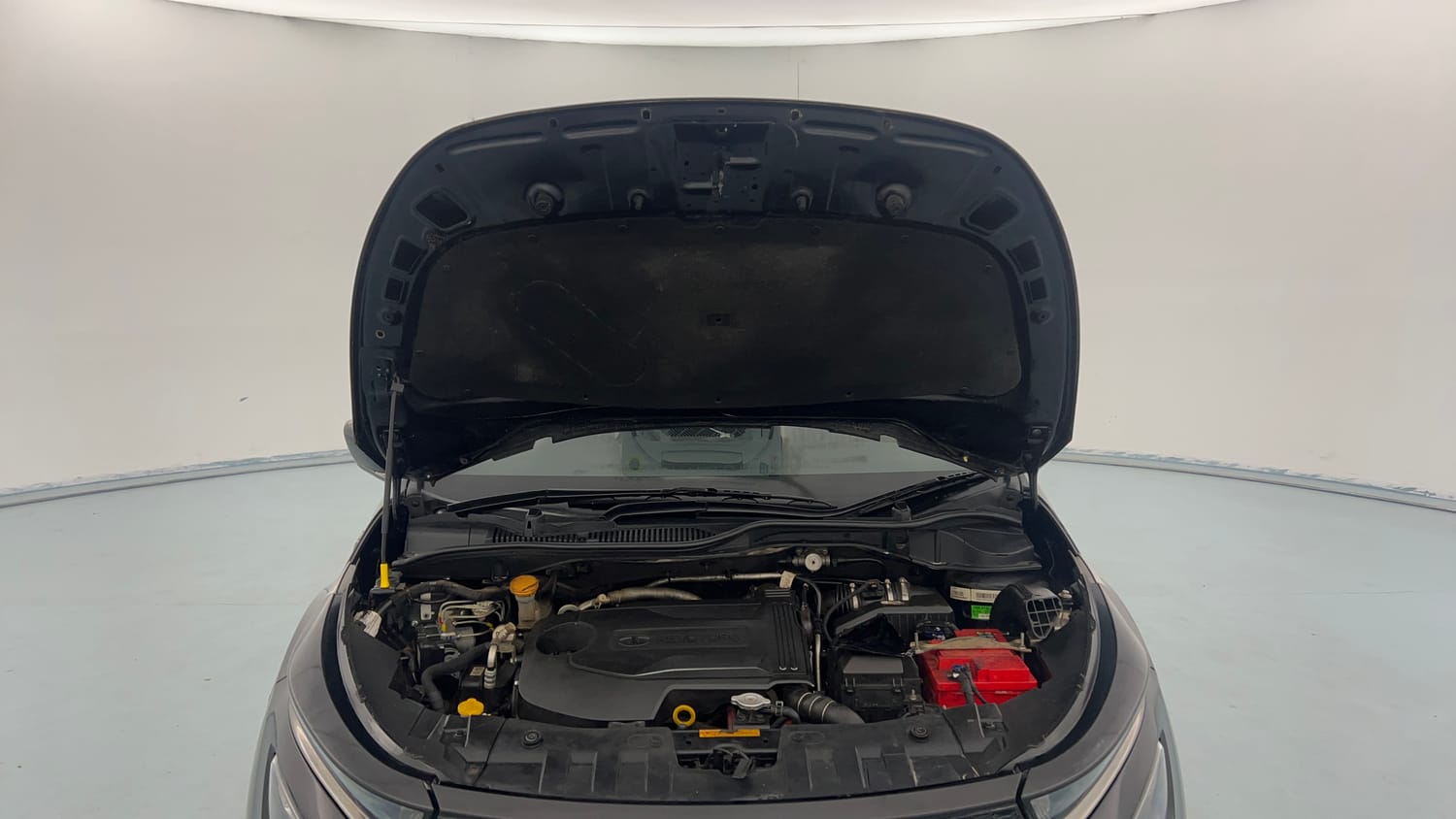 Used 2022 Tata Altroz XZ Plus Diesel Dark Edition Diesel Manual engine ENGINE & BONNET OPEN FRONT VIEW