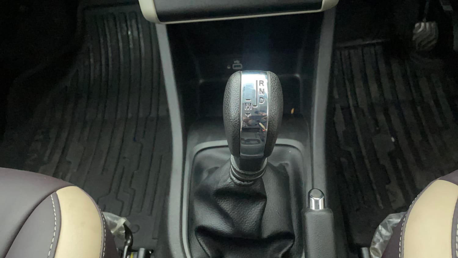 Used 2021 Renault Triber RXZ EASY-R AMT Petrol Automatic interior GEAR  KNOB VIEW