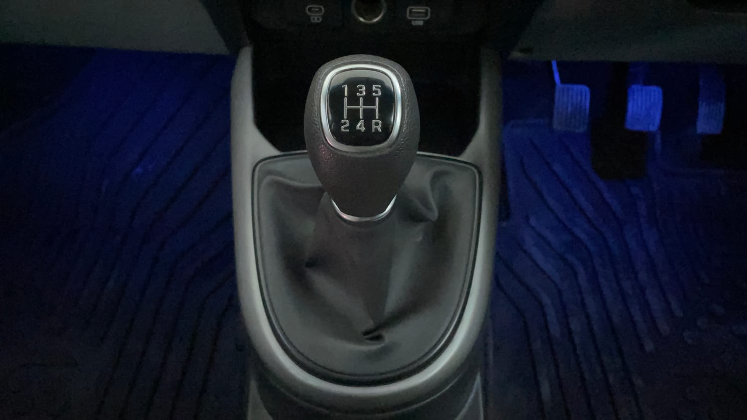 Used 2023 Hyundai Grand i10 Nios Sportz 1.2 Kappa VTVT Petrol Manual interior GEAR  KNOB VIEW