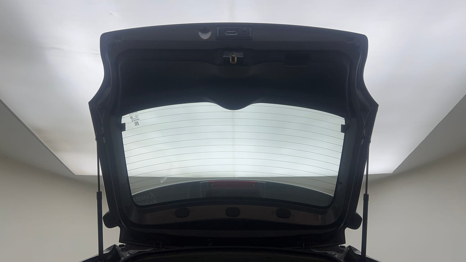 Used 2018 Maruti Suzuki Baleno Alpha 1.2 AT Petrol Automatic interior DICKY DOOR OPEN VIEW