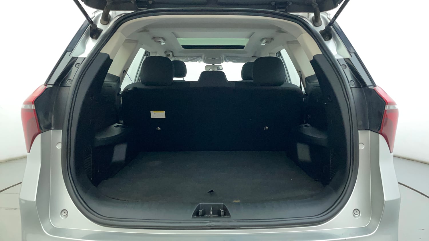 Used 2022 Mahindra XUV700 AX 5 Petrol AT 5 STR Petrol Automatic interior DICKY INSIDE VIEW