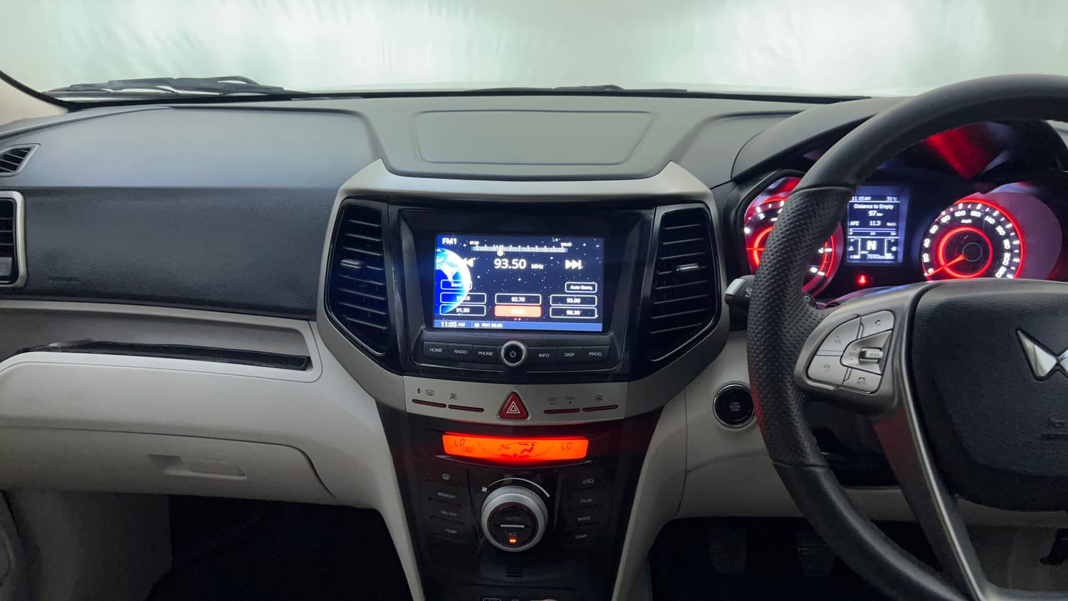 Used 2024 Mahindra XUV 300 W8 (O) 1.2 Petrol Petrol Manual interior MUSIC SYSTEM & AC CONTROL VIEW