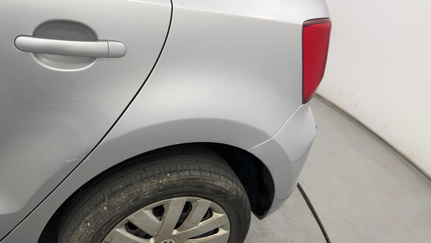 Used 2015 Volkswagen Polo Comfortline 1.2L (P) Petrol Manual dents MINOR SCRATCH