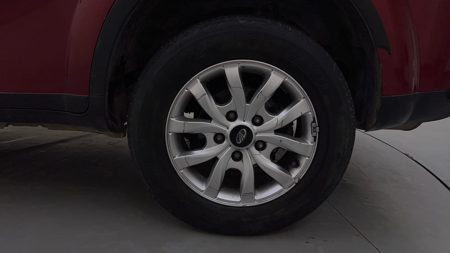 Used 2019 Mahindra XUV500 W9 AT Diesel Automatic tyres LEFT REAR TYRE RIM VIEW