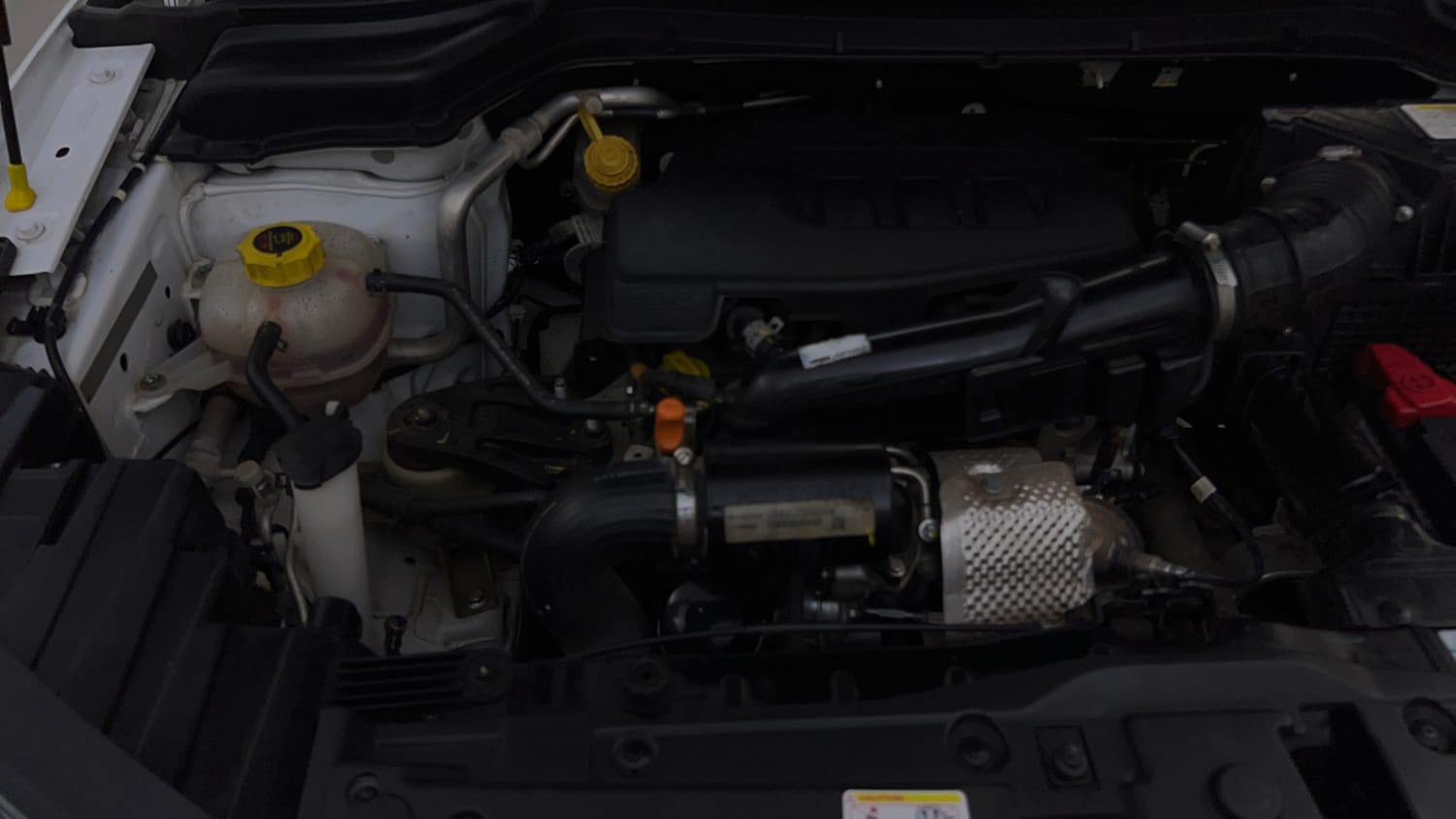 Used 2024 Mahindra XUV 300 W8 (O) 1.2 Petrol Petrol Manual engine ENGINE RIGHT SIDE VIEW