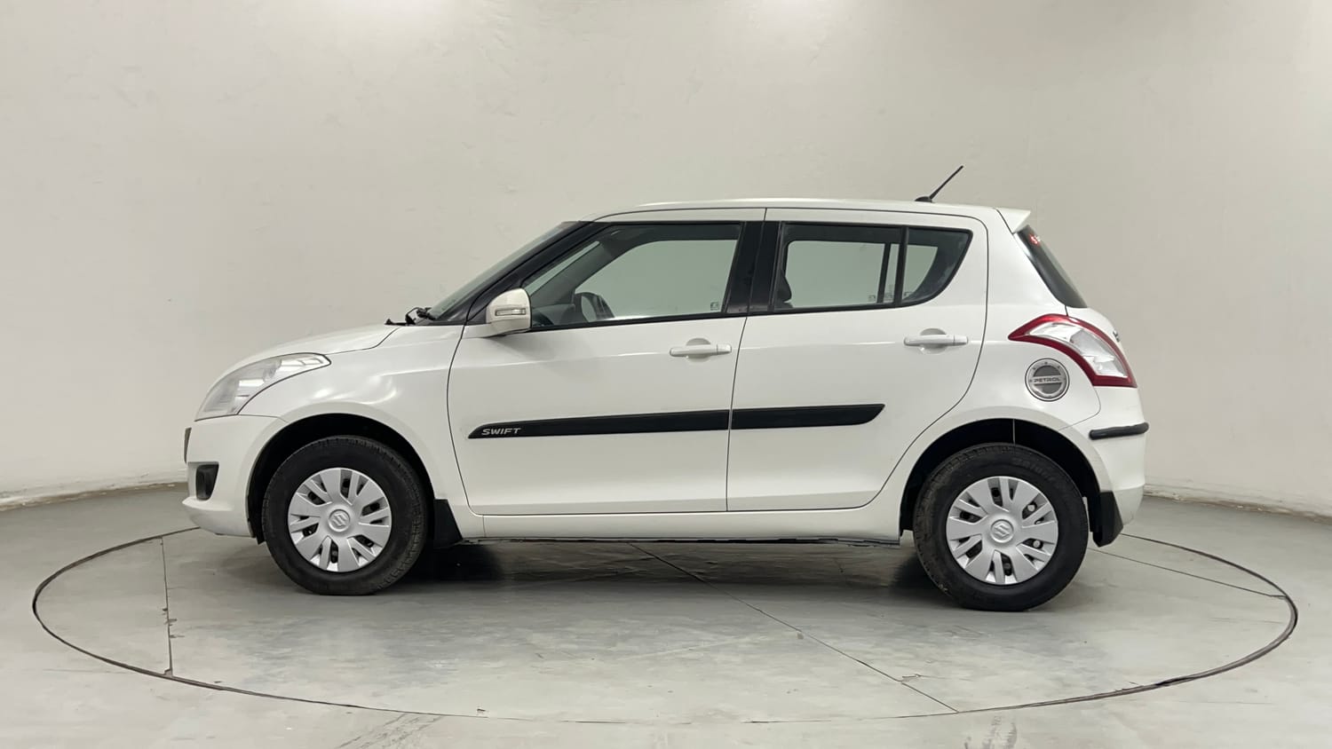 Used 2013 Maruti Suzuki Swift VXi Petrol Manual exterior LEFT SIDE VIEW