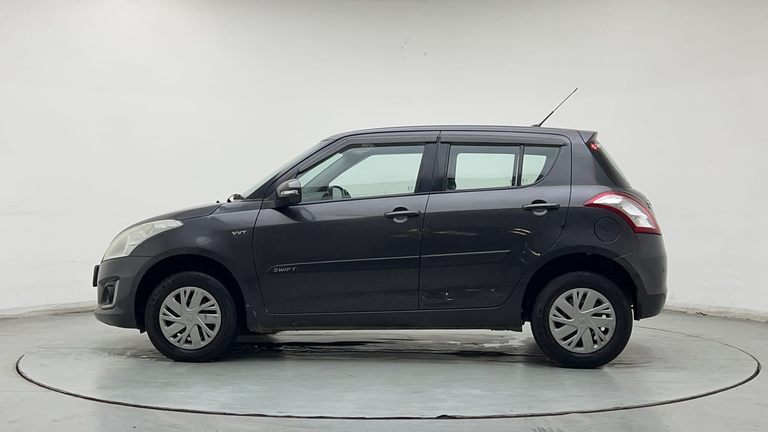 Used 2015 Maruti Suzuki Swift VXi Petrol Manual exterior LEFT SIDE VIEW