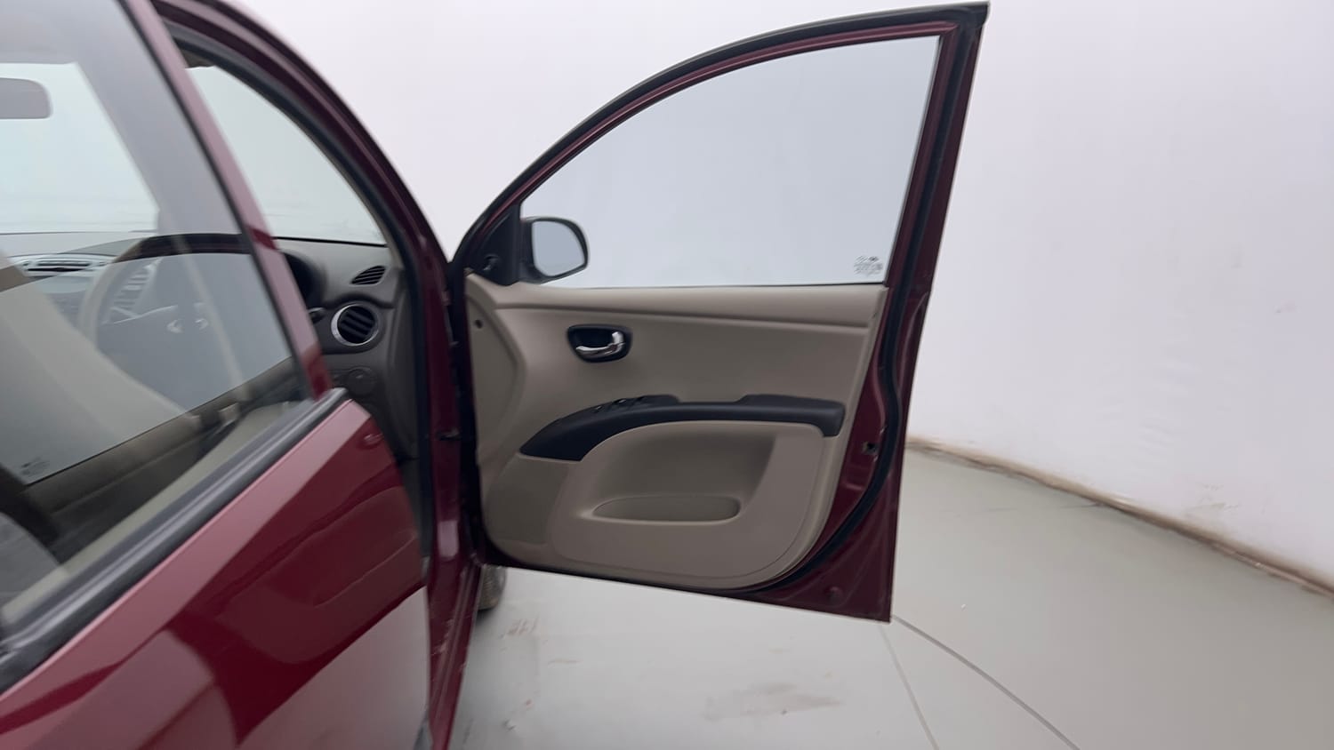 Used 2016 Hyundai i10 Sportz 1.1 iRDE2 Petrol Manual interior RIGHT FRONT DOOR OPEN VIEW