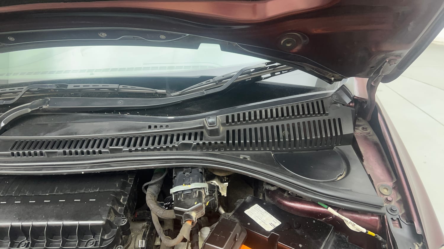 Used 2021 Tata Tigor XZA Plus Petrol Automatic engine ENGINE LEFT SIDE HINGE & APRON VIEW