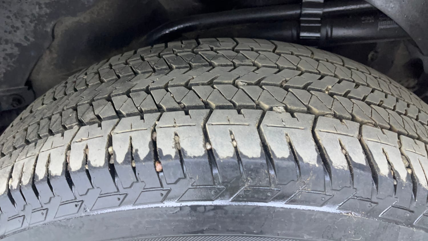 Used 2016 Mahindra XUV500 W10 AT Diesel Automatic tyres LEFT REAR TYRE TREAD VIEW