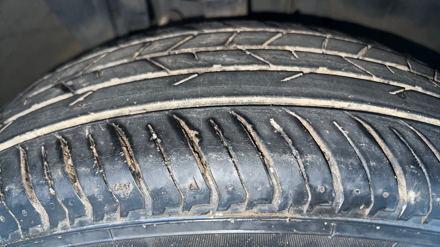 Used 2024 Renault Kiger RXT AMT Petrol Automatic tyres RIGHT FRONT TYRE TREAD VIEW