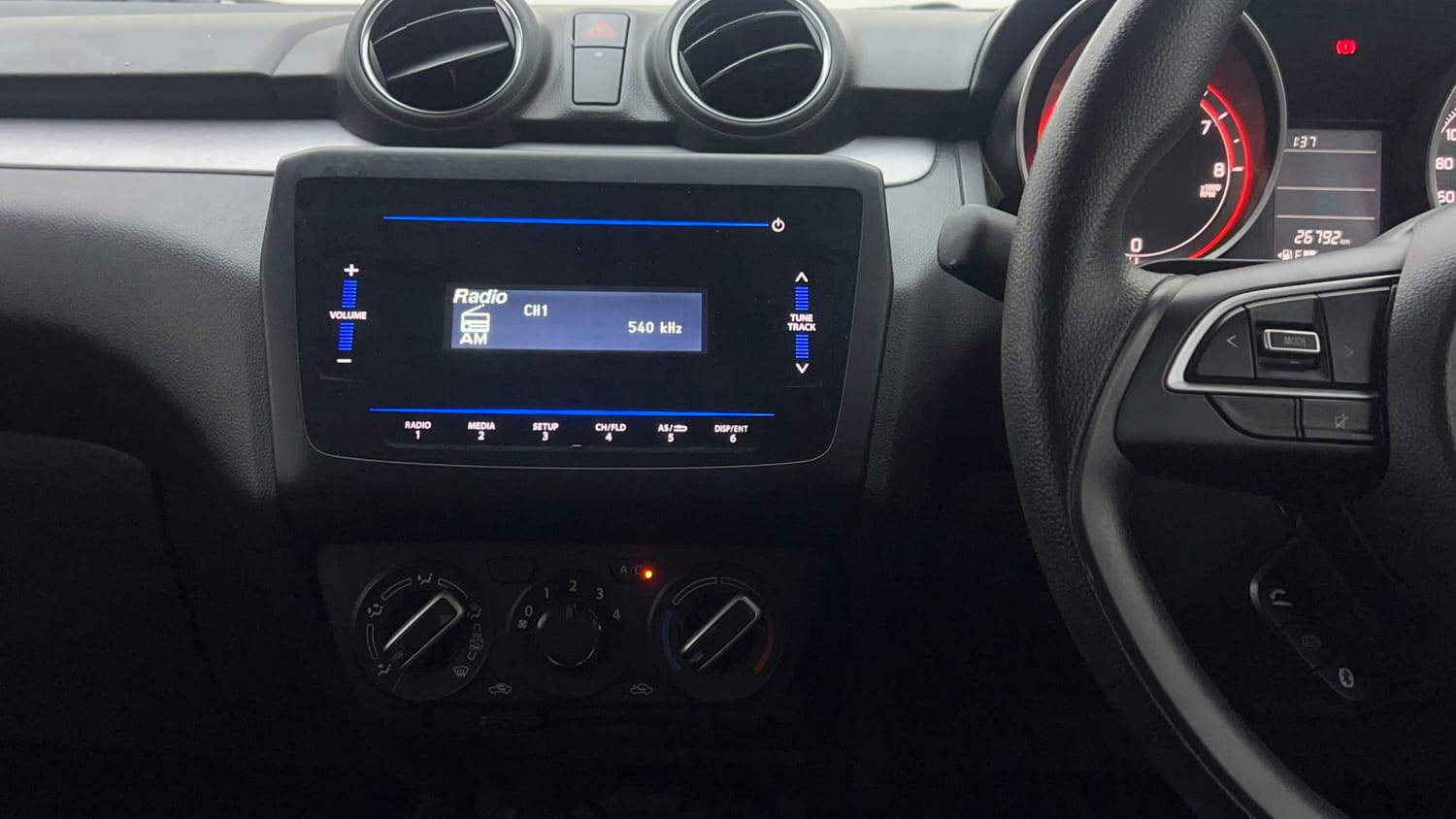 Used 2022 Maruti Suzuki Swift VXi Petrol Manual interior MUSIC SYSTEM & AC CONTROL VIEW
