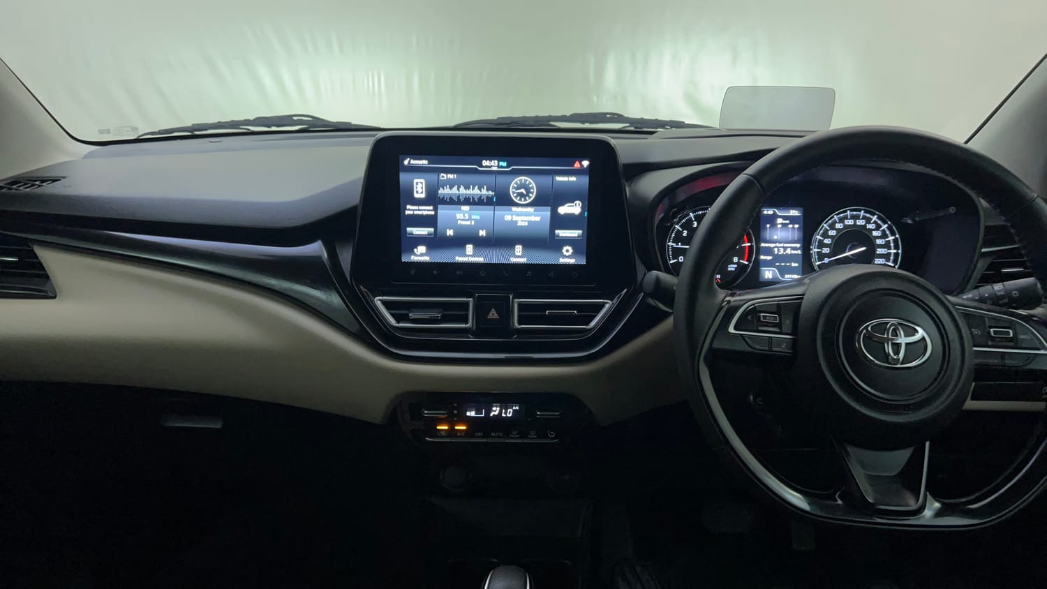 Used 2023 Toyota Glanza V AMT Petrol Automatic interior MUSIC SYSTEM & AC CONTROL VIEW