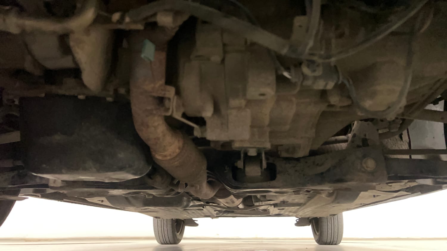 Used 2015 Volkswagen Polo Comfortline 1.2L (P) Petrol Manual extra FRONT LEFT UNDERBODY VIEW