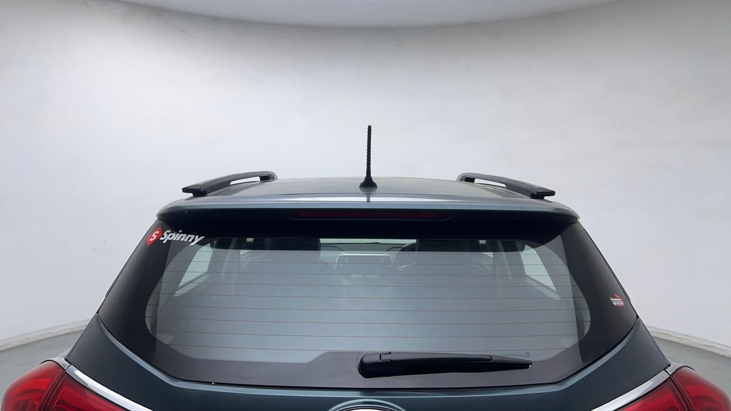 Used 2021 Mahindra XUV 300 W8 1.2 Petrol Petrol Manual exterior BACK WINDSHIELD VIEW