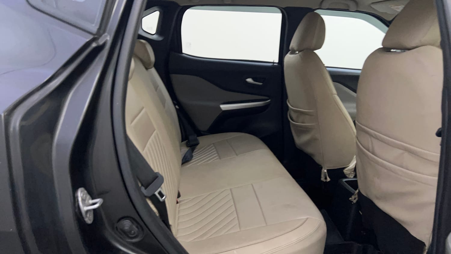 Used 2024 Nissan Magnite XL AMT Petrol Automatic interior RIGHT SIDE REAR DOOR CABIN VIEW