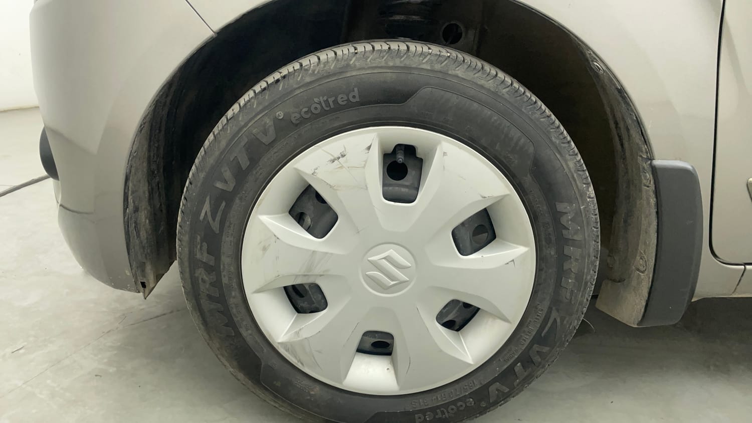 Used 2024 Maruti Suzuki Wagon R VXI 1.0 AGS Petrol Automatic tyres LEFT FRONT TYRE RIM VIEW