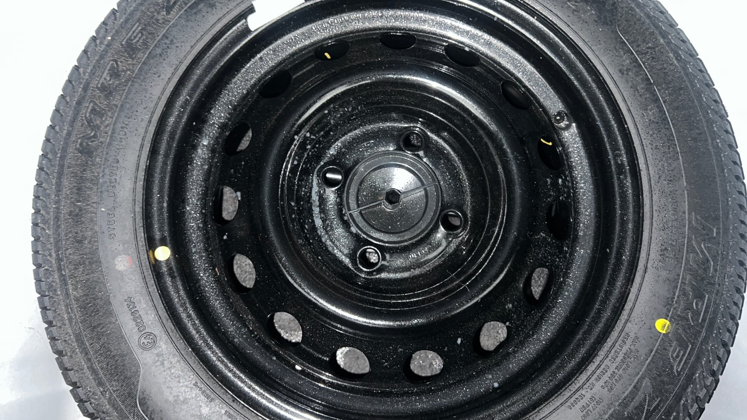 Used 2016 Ford Figo Titanium 1.5 Ti-VCT AT Petrol Automatic tyres SPARE TYRE VIEW