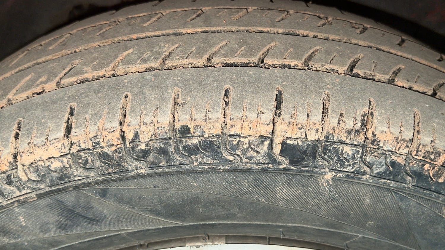 Used 2017 Maruti Suzuki Alto 800 LXi Petrol Manual tyres RIGHT FRONT TYRE TREAD VIEW