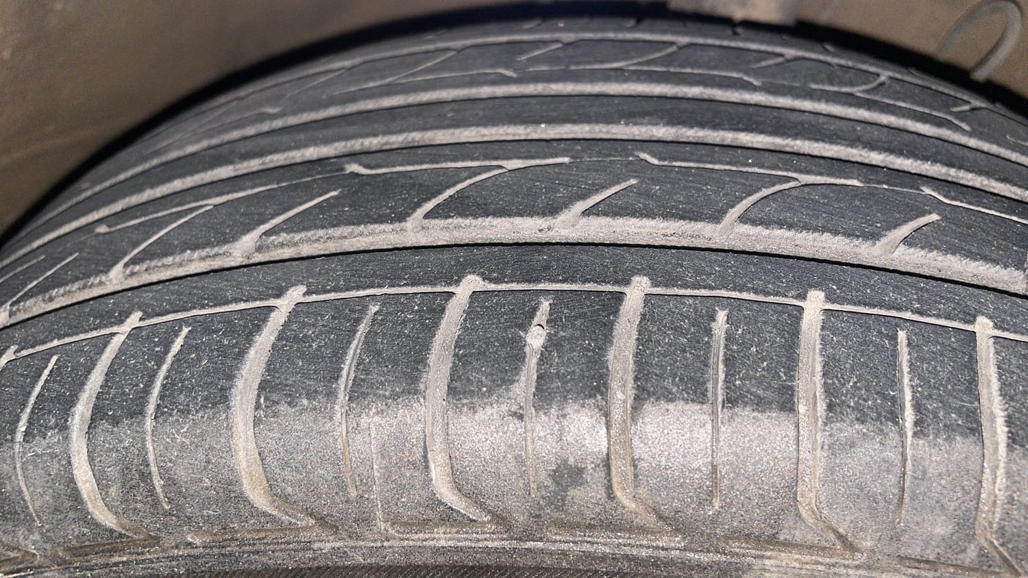 Used 2012 Hyundai i20 Sportz 1.2 Petrol Manual tyres RIGHT FRONT TYRE TREAD VIEW