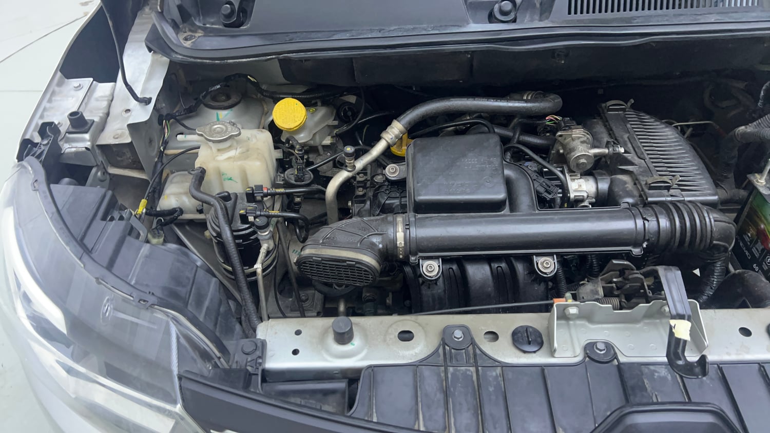 Used 2023 Renault Triber RXZ Petrol Manual engine ENGINE RIGHT SIDE VIEW