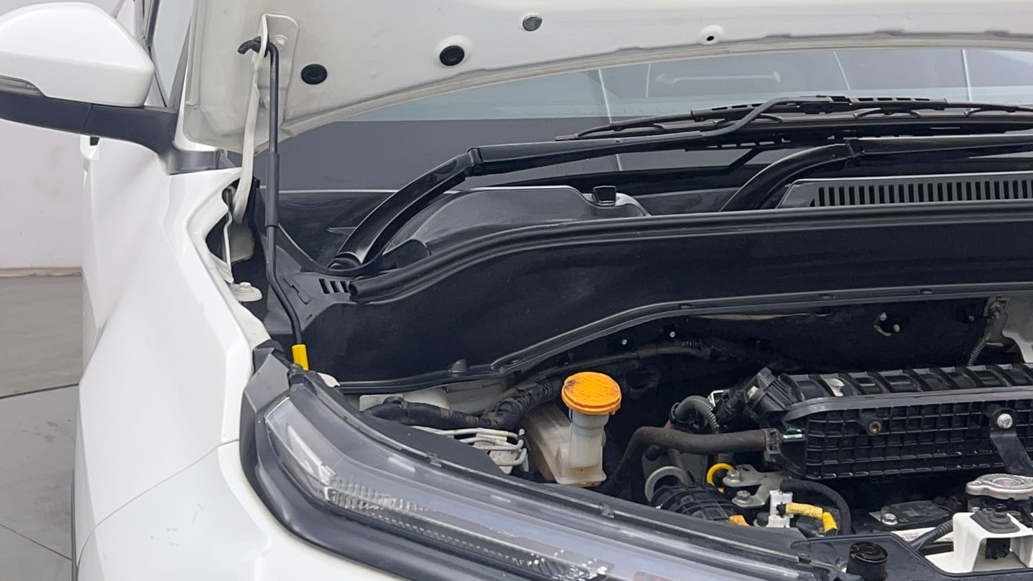 Used 2024 Tata Punch Adventure MT Petrol Manual engine ENGINE RIGHT SIDE HINGE & APRON VIEW