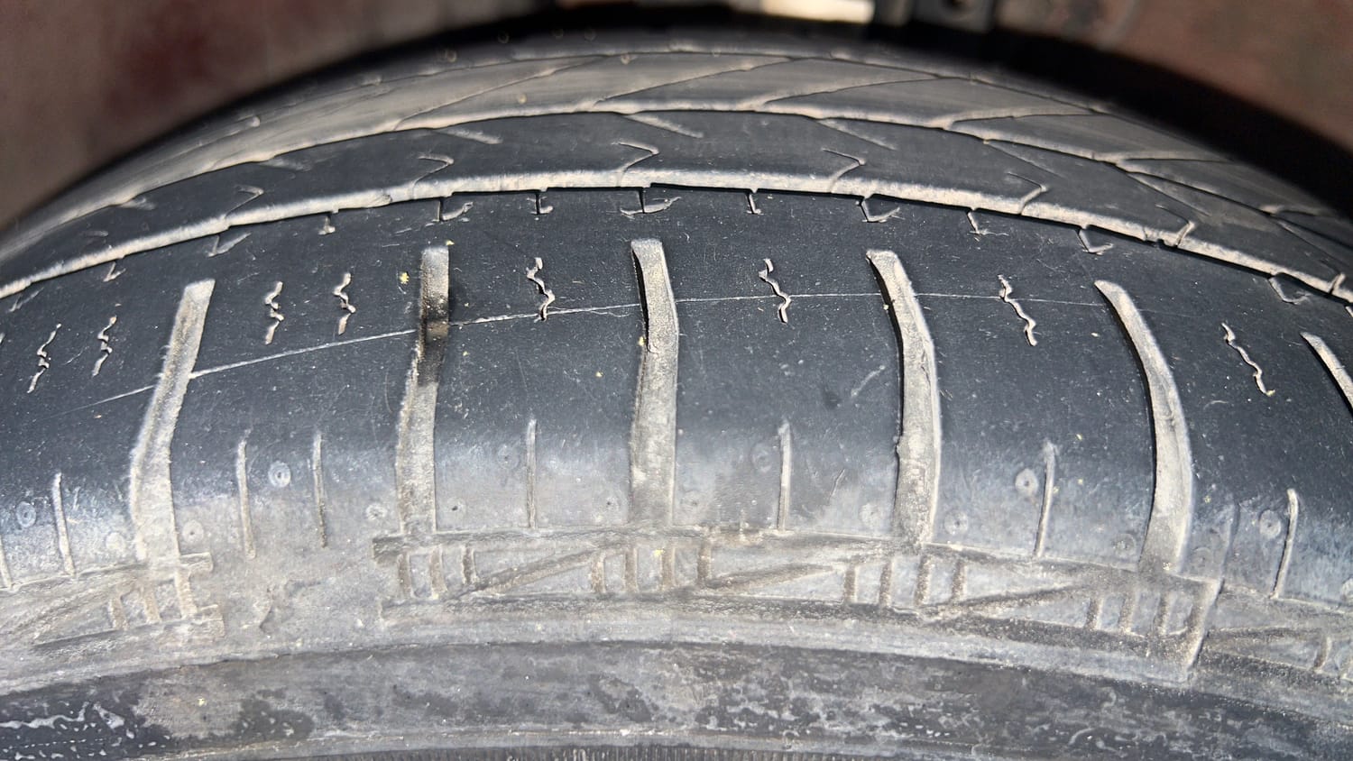 Used 2021 Volkswagen Polo Trendline 1.0L MPI Petrol Manual tyres LEFT FRONT TYRE TREAD VIEW