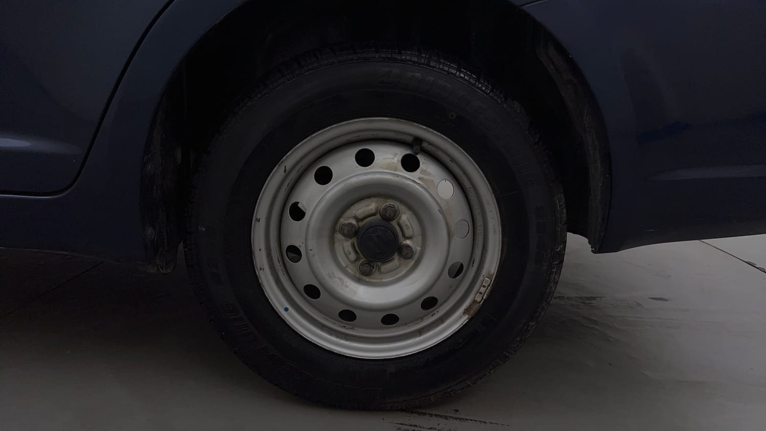 Used 2012 Maruti Suzuki Swift Dzire LXi 1.2 BS-IV Petrol Manual tyres LEFT REAR TYRE RIM VIEW