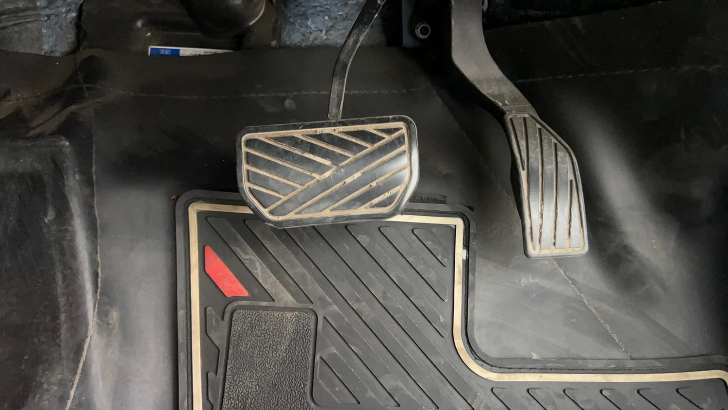 Used 2021 Toyota Urban Cruiser Mid Grade AT Petrol Automatic interior PEDALS VIEW