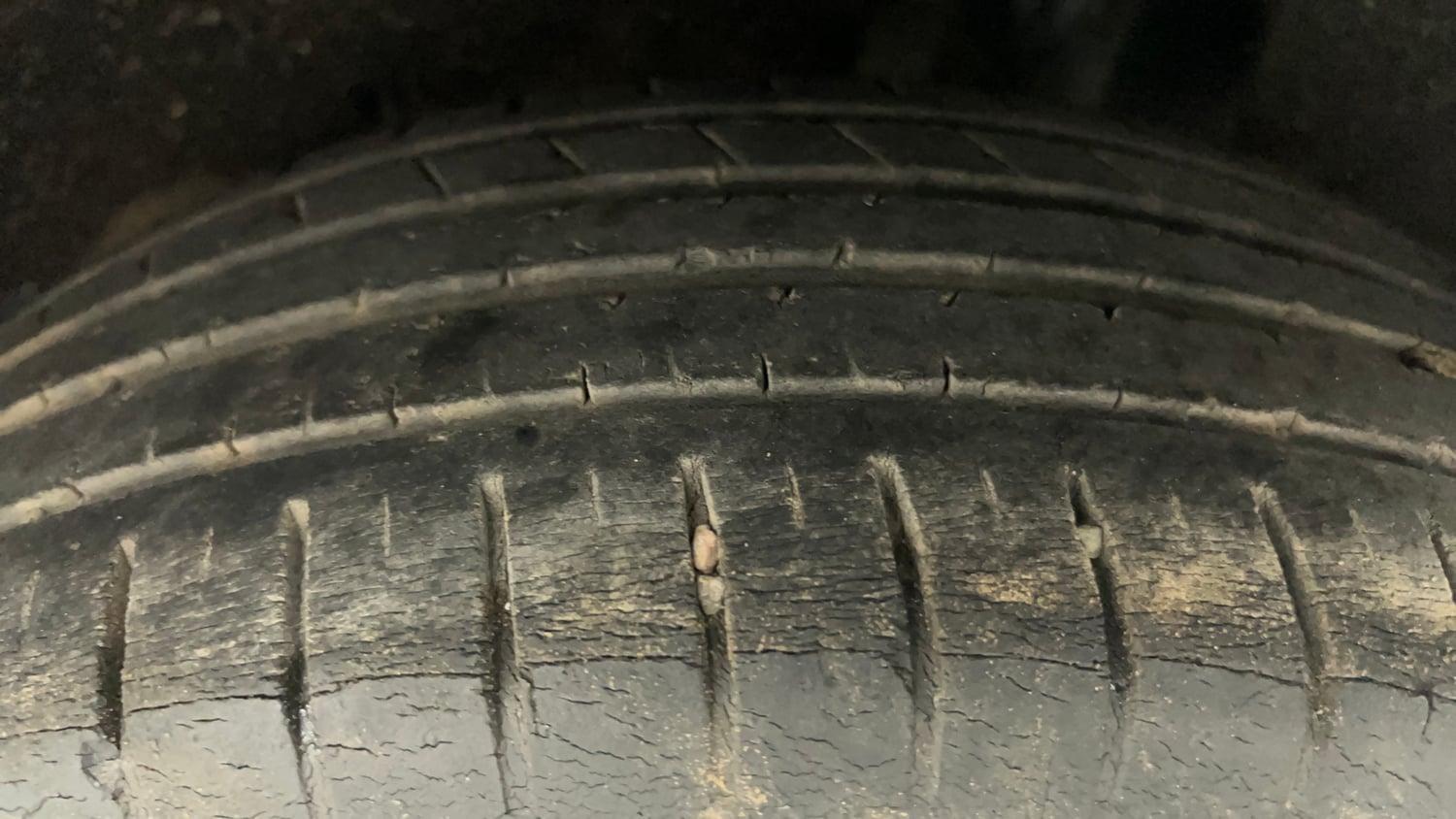 Used 2020 Maruti Suzuki Baleno Zeta Petrol Manual tyres LEFT REAR TYRE TREAD VIEW