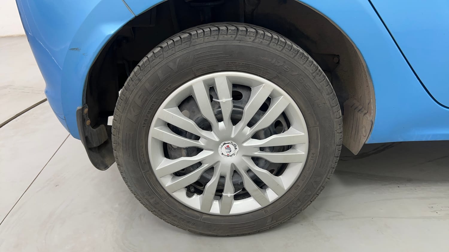Used 2017 Tata Tiago Revotron XT Petrol Manual tyres RIGHT REAR TYRE RIM VIEW