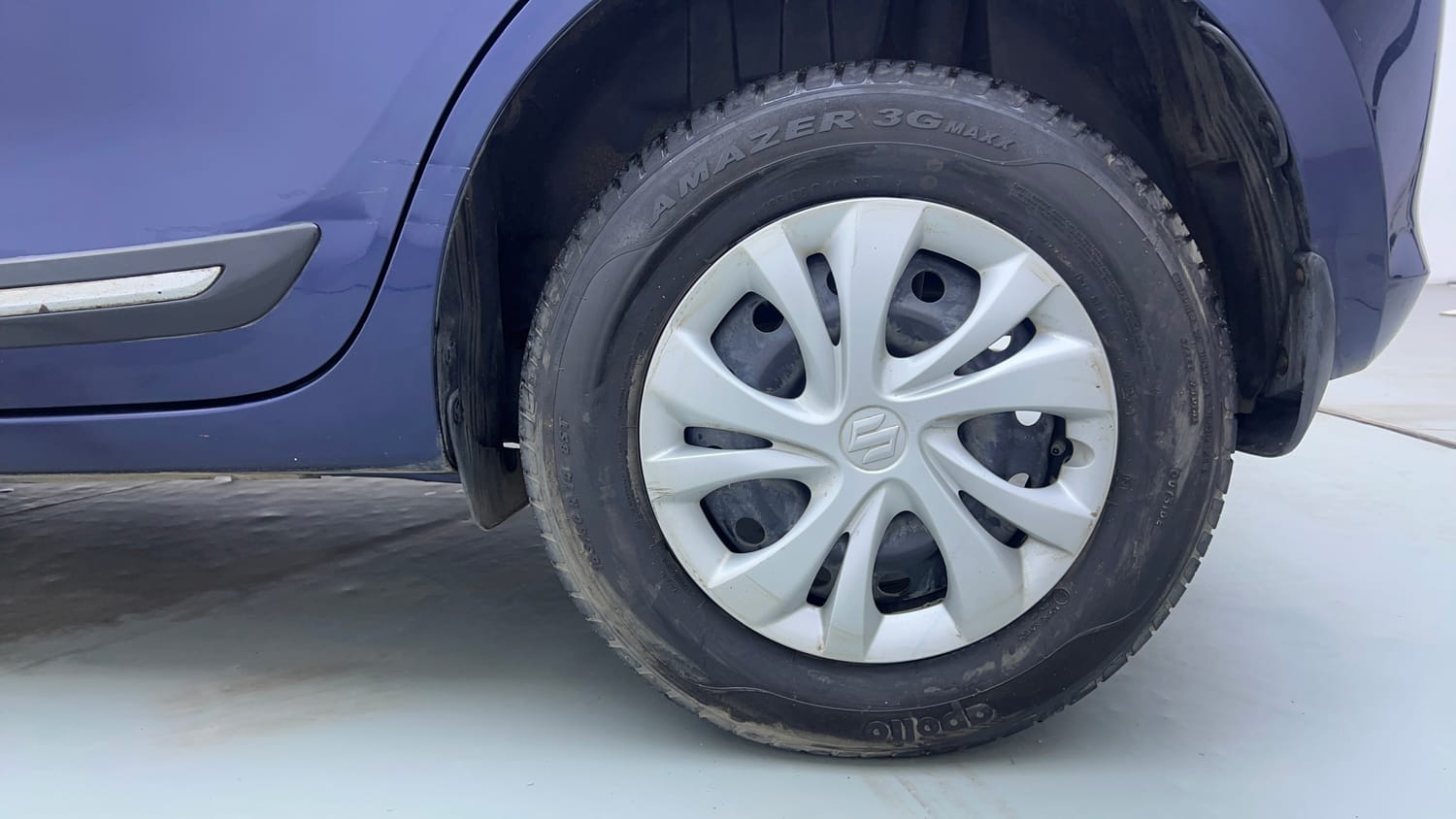Used 2023 Maruti Suzuki Swift VXi AMT Petrol Automatic tyres LEFT REAR TYRE RIM VIEW