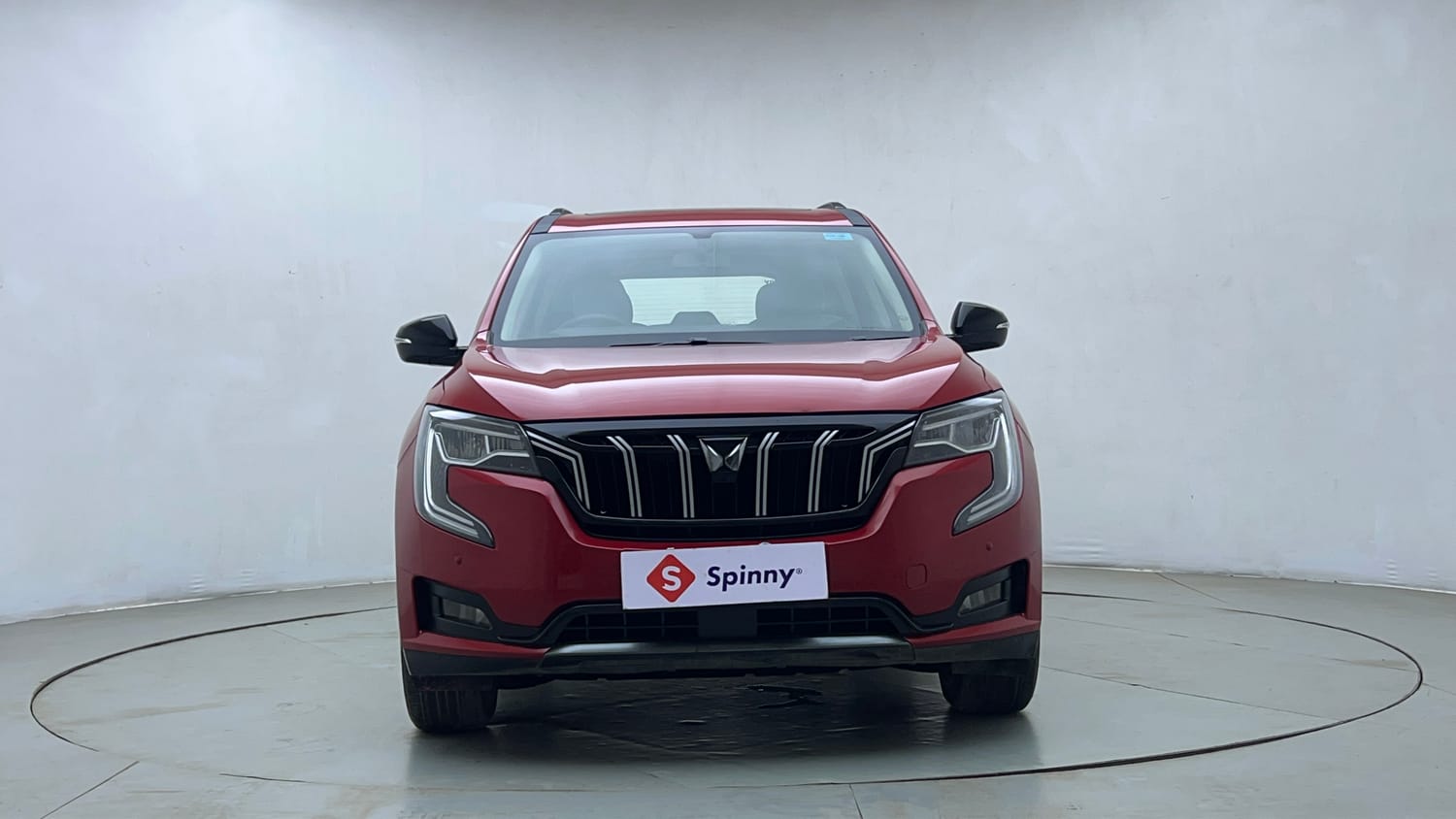 Used 2022 Mahindra XUV700 AX 5 Petrol AT 5 STR Petrol Automatic exterior FRONT VIEW